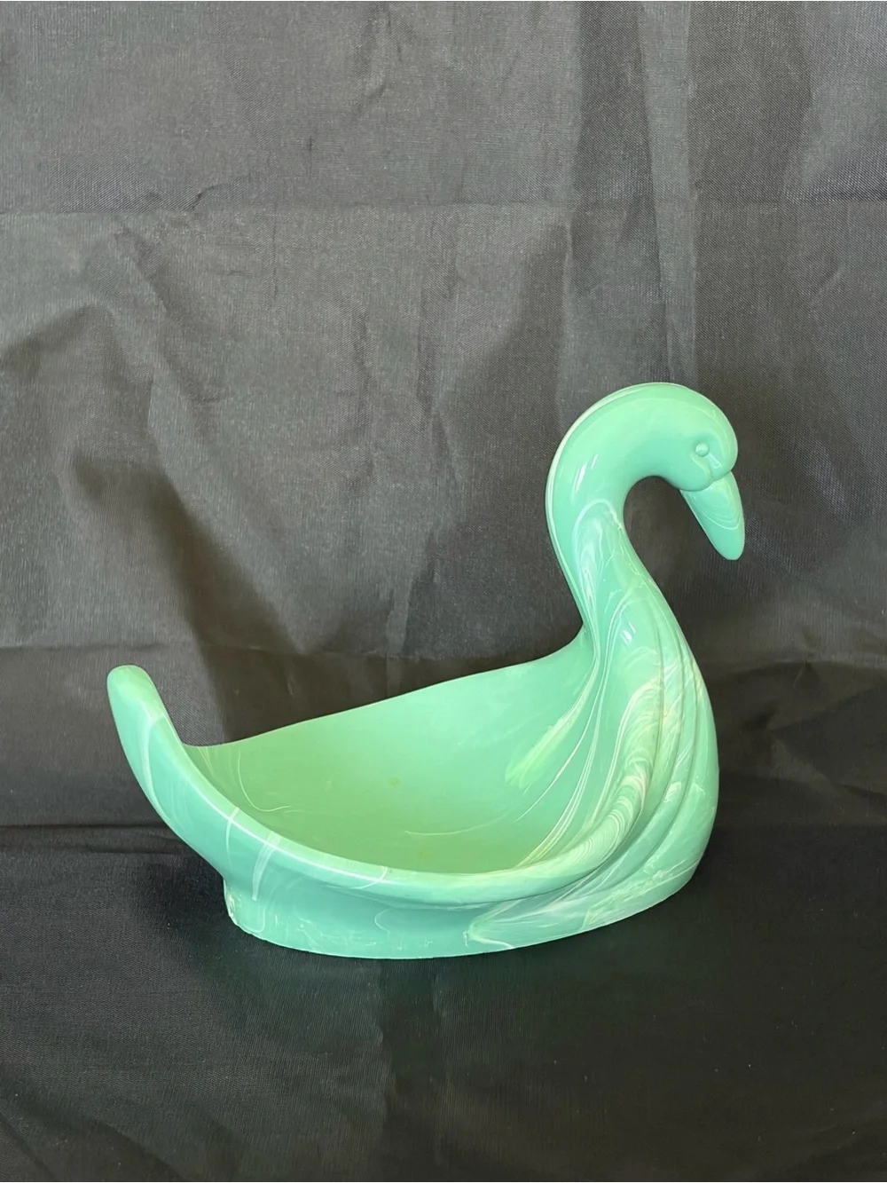 Vintage sea foam green molded plastic swan trinket/soap dish